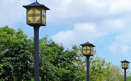 太阳能文县庭院灯怎么选亮度与续航更耐用